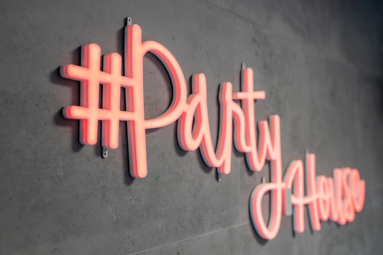 #Partyhouse Poznan Wilda Apartment Exterior photo